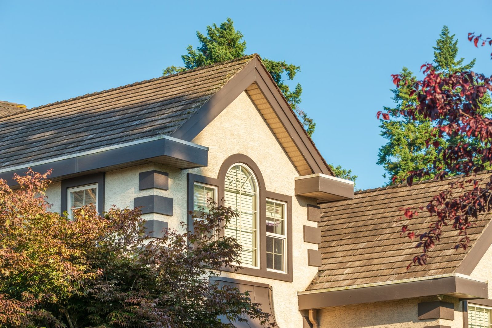 Weathered ranch roof in Florissant, Missouri due for a free hail damage inspection